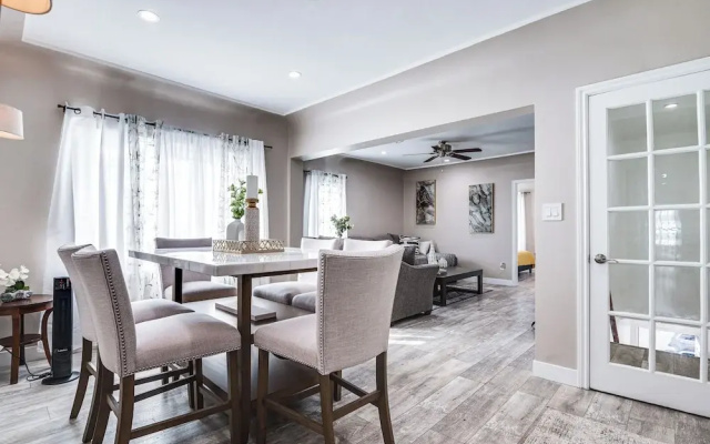 7 Mi to Downtown: East Los Angeles Apartment