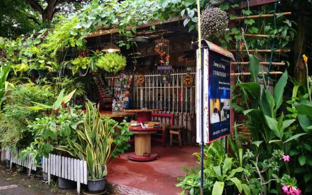Jimmy and Jeng Homestay