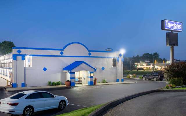 Travelodge by Wyndham Richmond IN