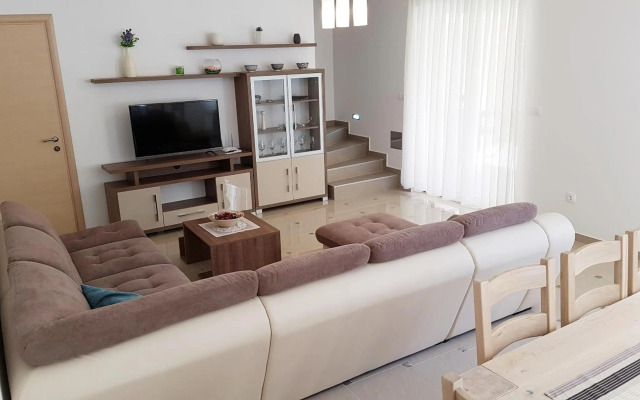 Villa Aurora 4-SternePrivate POOL