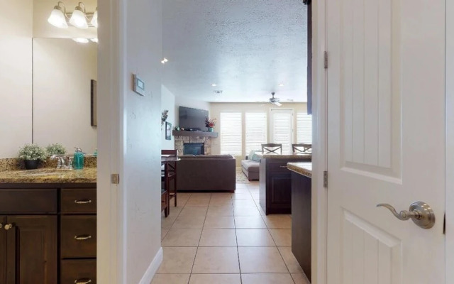 Southern Delight 3 Bedroom Apts by RedAwning