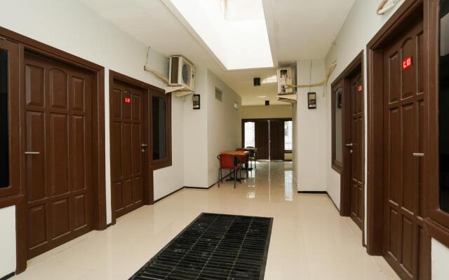 OYO 1541 Padang Pasir C-12 Residence