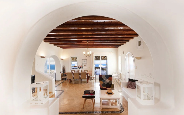 Villa in Mykonos With Private Pool
