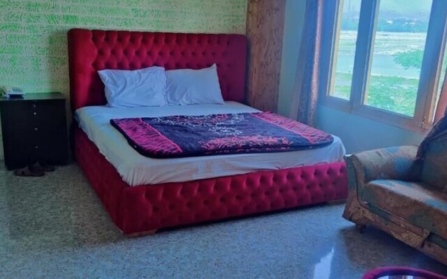 River Breeze Hotel