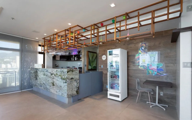 (902-A) Apartamento com Suíte no Coração Leblon