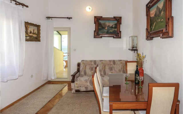 Three-Bedroom Apartment Omis with Sea view 07