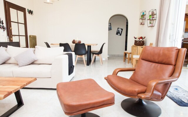 Modern apt.with sea view in Glyfada