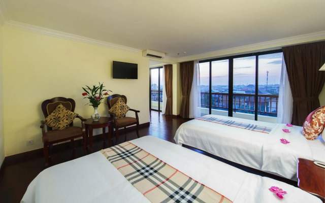 Smiling Hotel