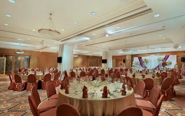 Harbour Plaza Resort City