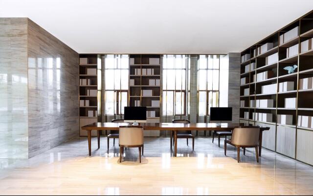 Ji Hotel Changji Huanyu Plaza