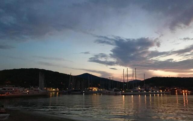 Rustic Holiday Home Miketa