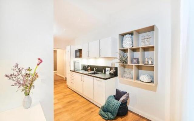 Uber Fluss Apartments