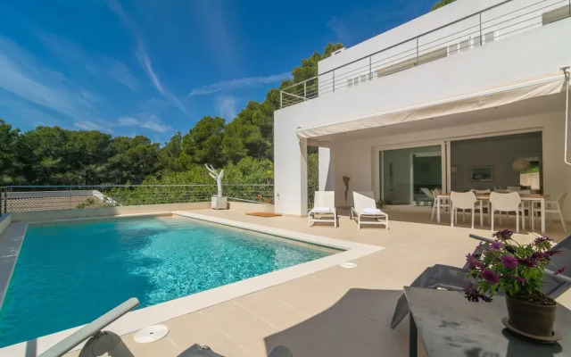 Carritx With 4 Bedrooms and 4 Bathrooms