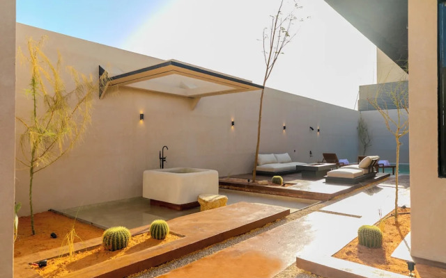 Portal Chalets With Private Pool-Al Arid