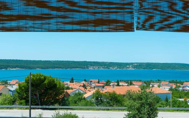 Pool apartment Leonardo