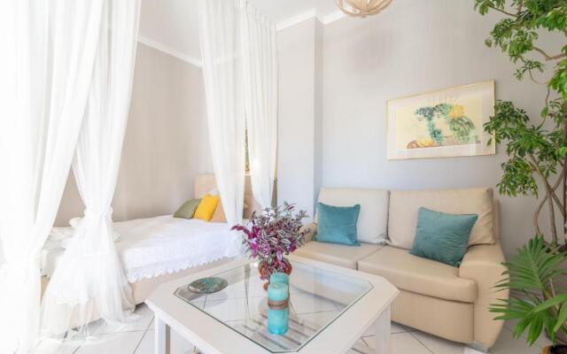 Life on Canvas Central Family Apartment