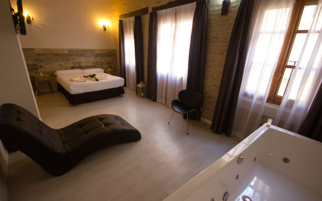 Suites Boutique Jardines del Montornés