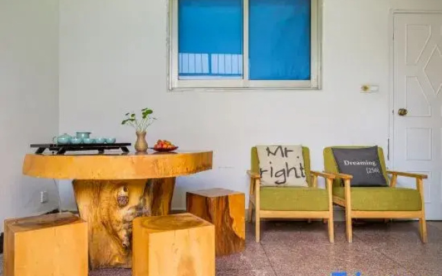 Yibaling Theme Hotel