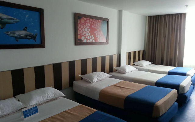 Hotel On Vacation Blue Tone
