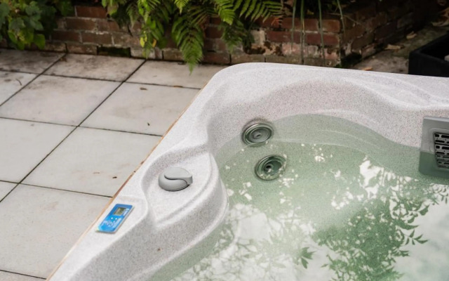 Charming 1920s Villa on Bealey Ave