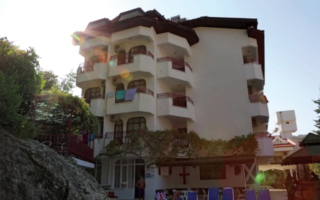 Dilhan Hotel