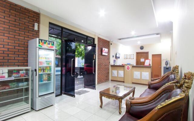 RedDoorz Plus near Stadion Mandala Krida