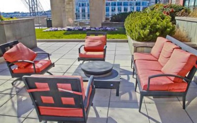 Heaven on Baltimore Downtown Fully Furnished Apartments