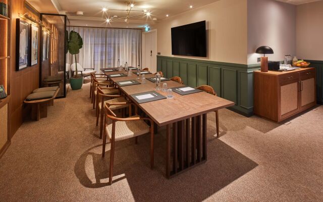 Via Sants Hotel Barcelona, Tapestry Collection by Hilton