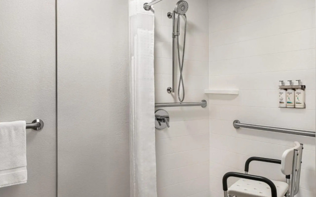 Holiday Inn Express Bowling Green by IHG