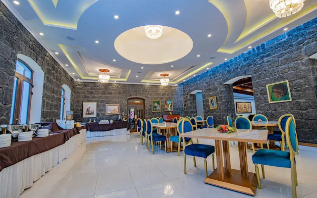 Sangay Spa Hotel