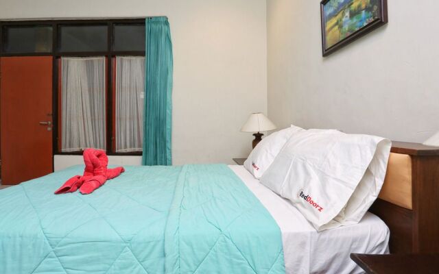 RedDoorz @ Bukit Tunggal Street