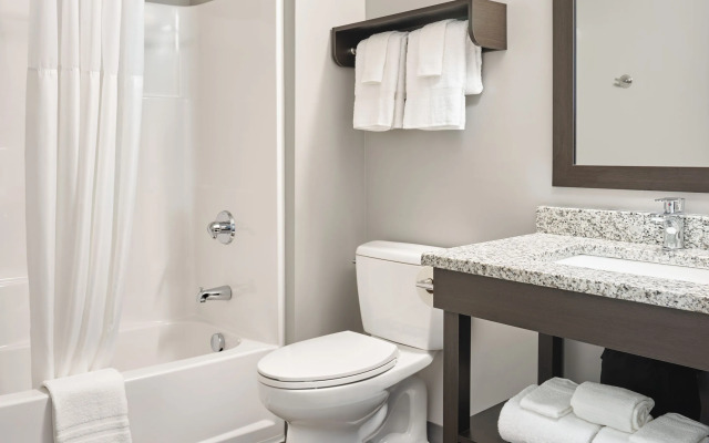 stayAPT Suites North Charleston