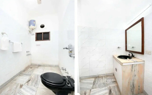 Oyo Flagship 808230 Komfort Villa