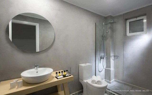 Lavris Hotel & Bungalows*