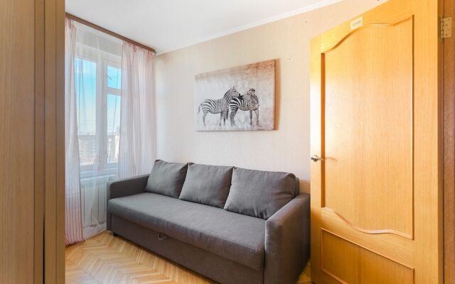 Apartment on Peschanaya 6