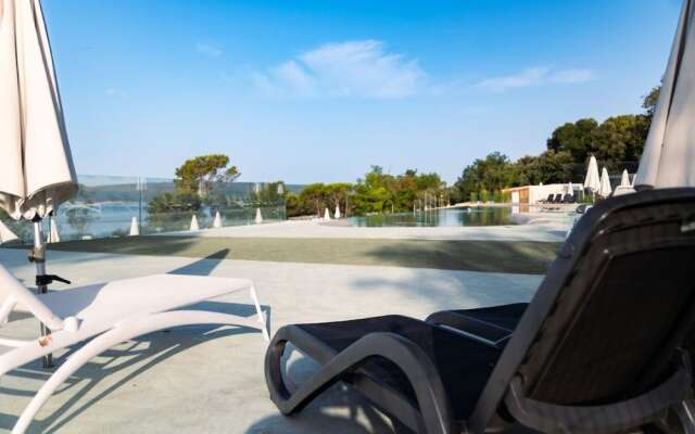 Roman - Mobile Homes With Pool - H1 Mobile Home 1