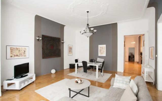 Modernized Condo for 6ppl CENTER