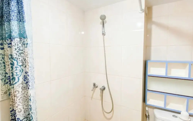 Restful Studio Apartment At Springlake Summarecon Bekasi