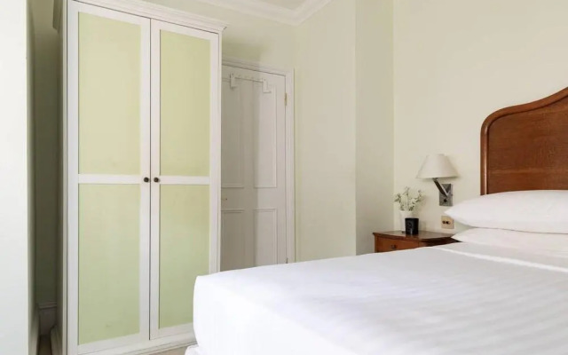 Warwick Gardens II by onefinestay