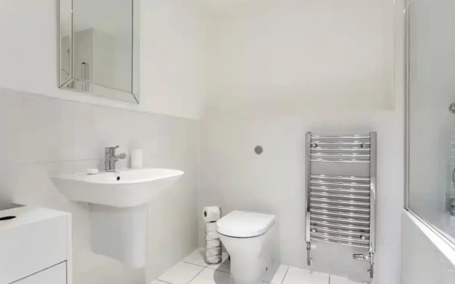 Apartmentsleeps3-balcony-near Canarywharf-gym