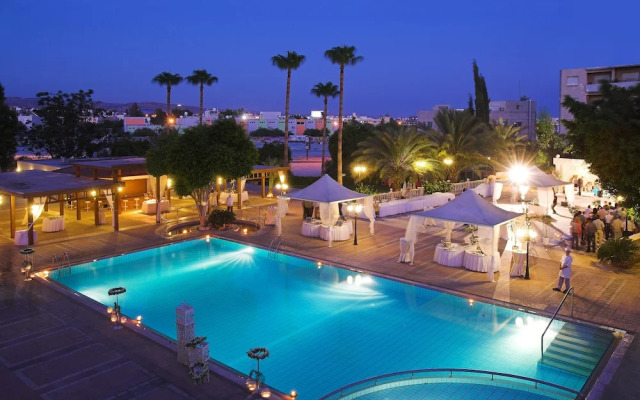 Ajax Hotel