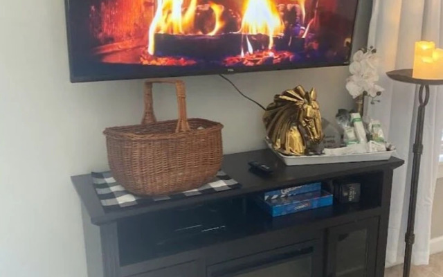 Stunning Cozy Downtown Guesthouse