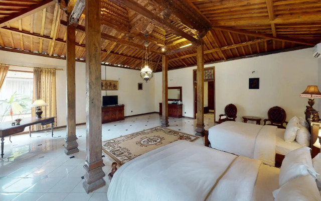 Joglo Plawang Villa & Resort