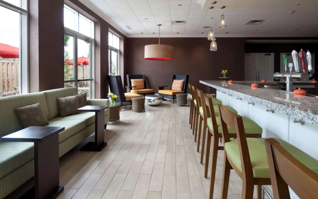 Hilton Garden Inn Montreal Airport