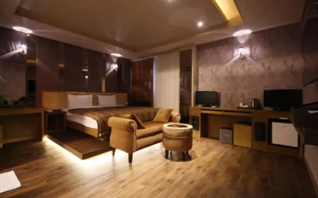 Geoje H Motel