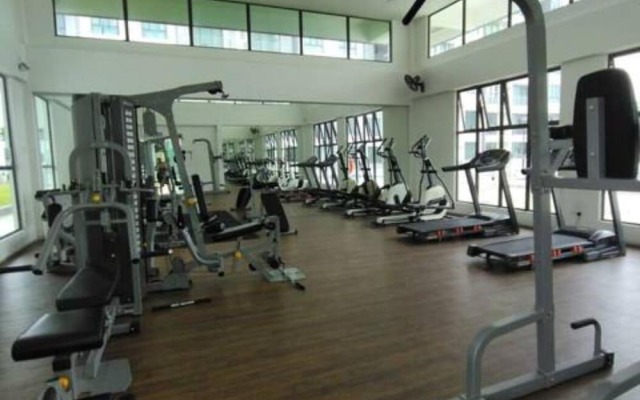 191 Cozy CasaKayangan 3BR by Grab A Stay