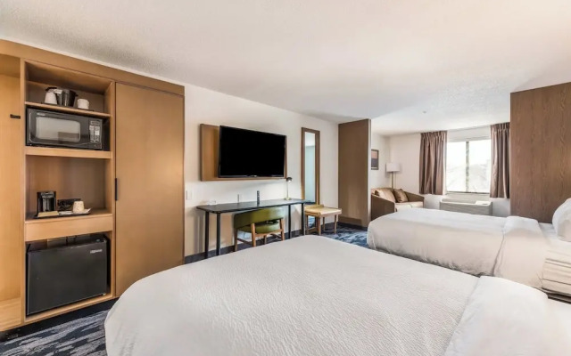 Comfort Suites Four Seasons