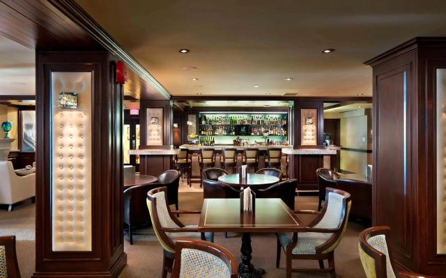 Chateau Victoria Hotel and Suites