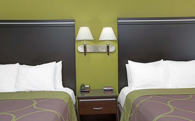 Elev8 Hotel Los Angeles LAX