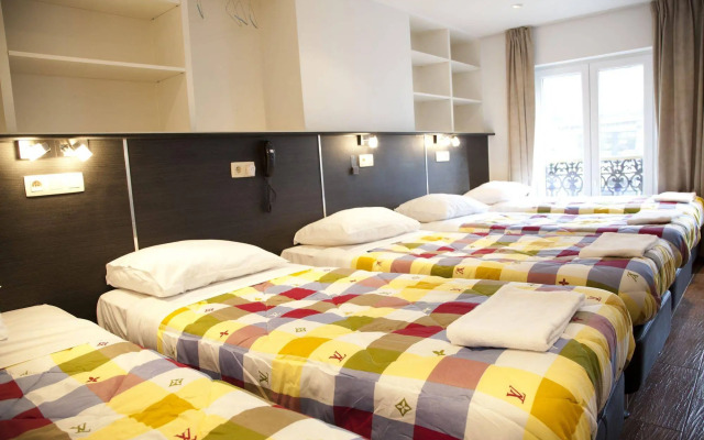 Hotel Barry